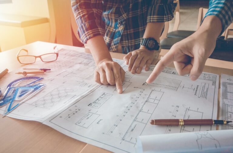 what does a custom home builder do